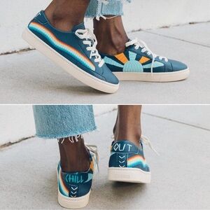 Soludos Women’s Shoes Blue Leather Rainbow Wave Chill Out Sneakers Sz 7.5